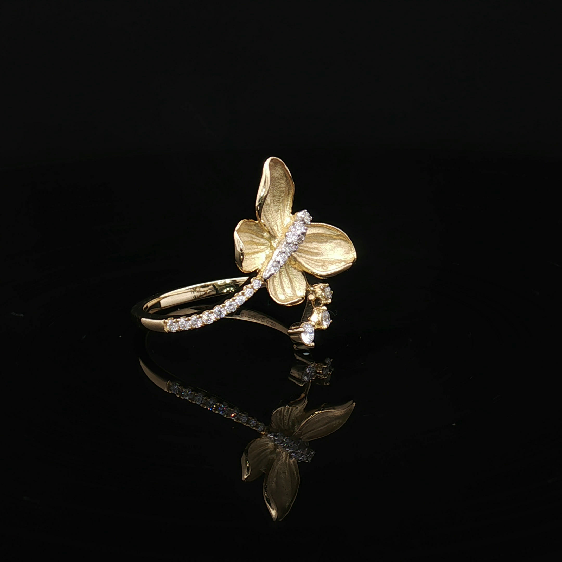 Diamond Fashion Rings - Women