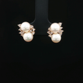 Pearl Earring