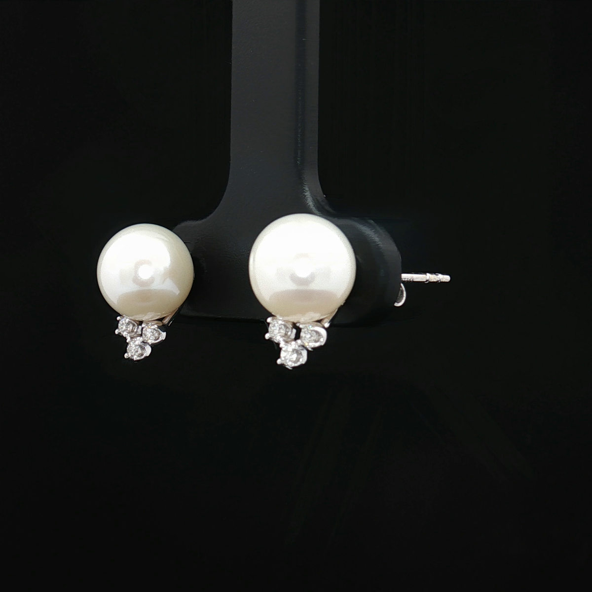 Pearl Earring
