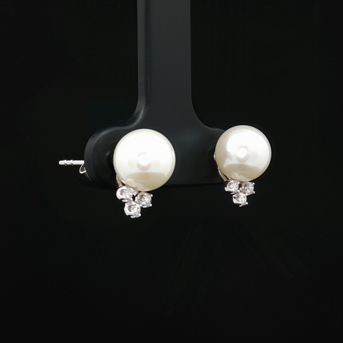 Pearl Earring