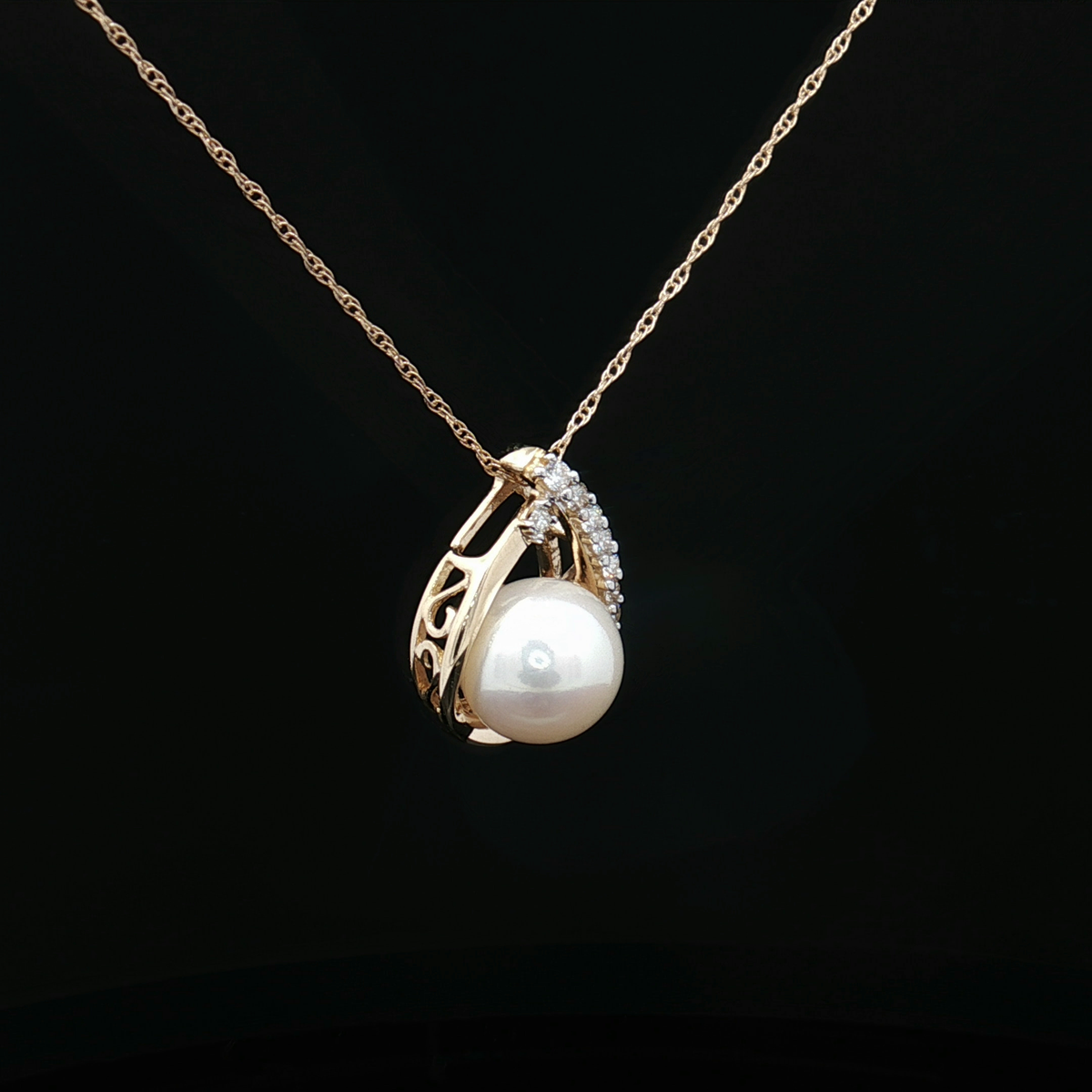 Pearl Pendant
