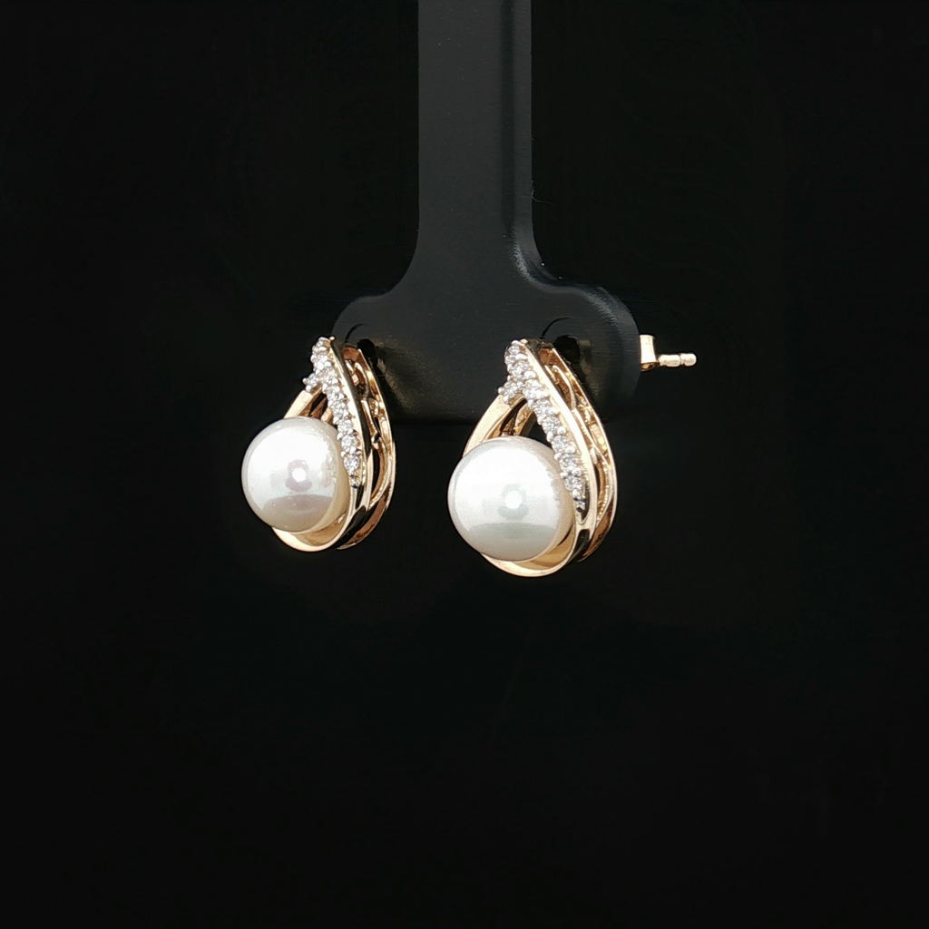 Pearl Earring