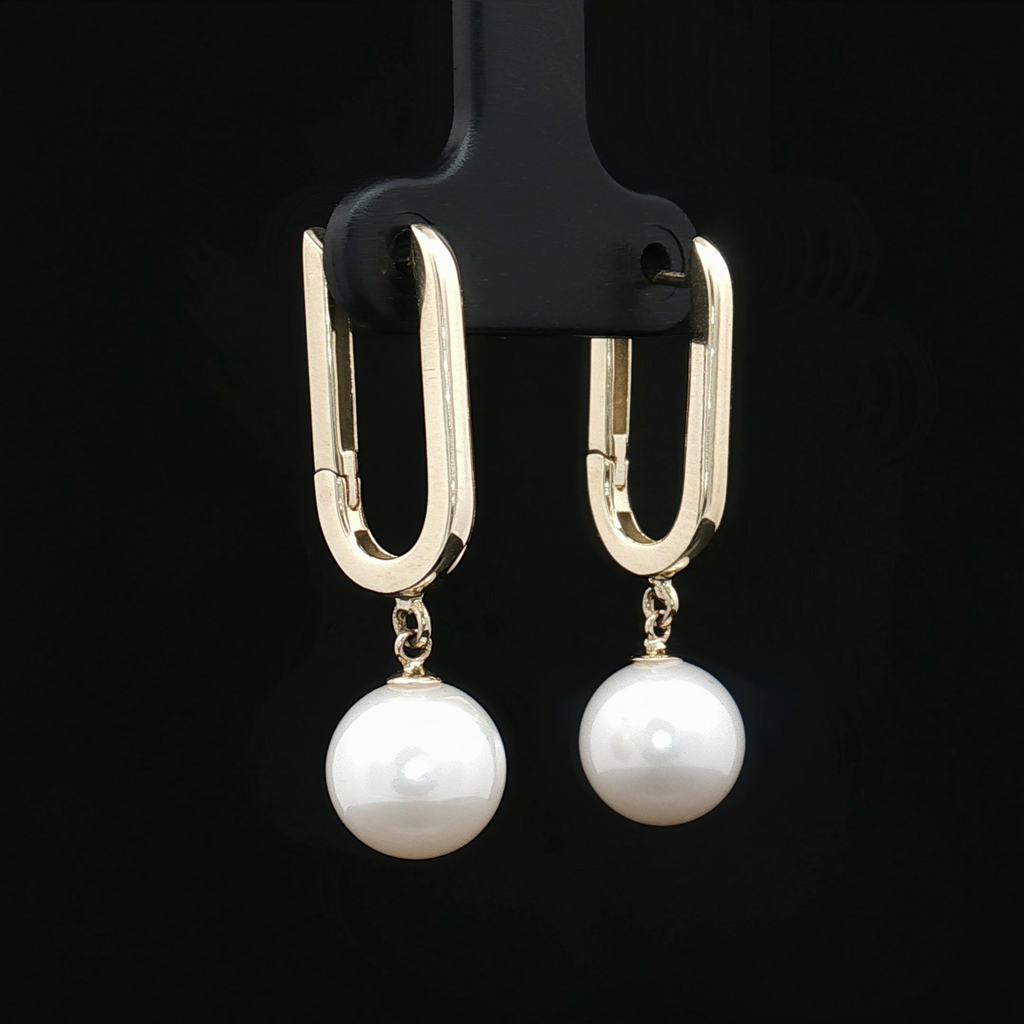 Pearl Earring