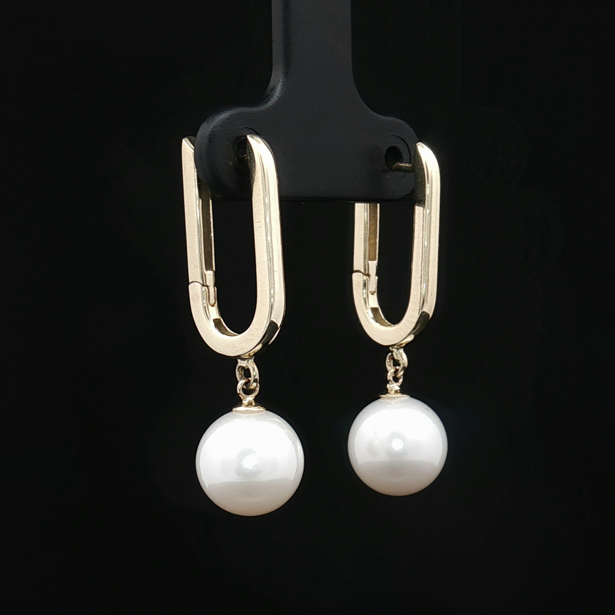 Pearl Earring