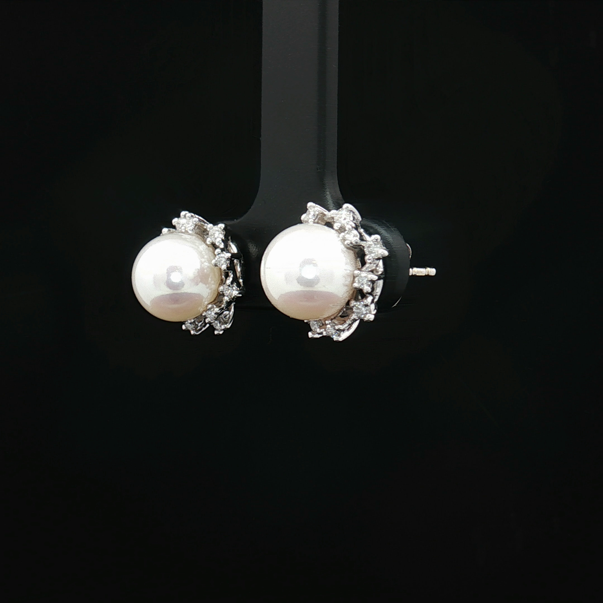 Pearl Earring