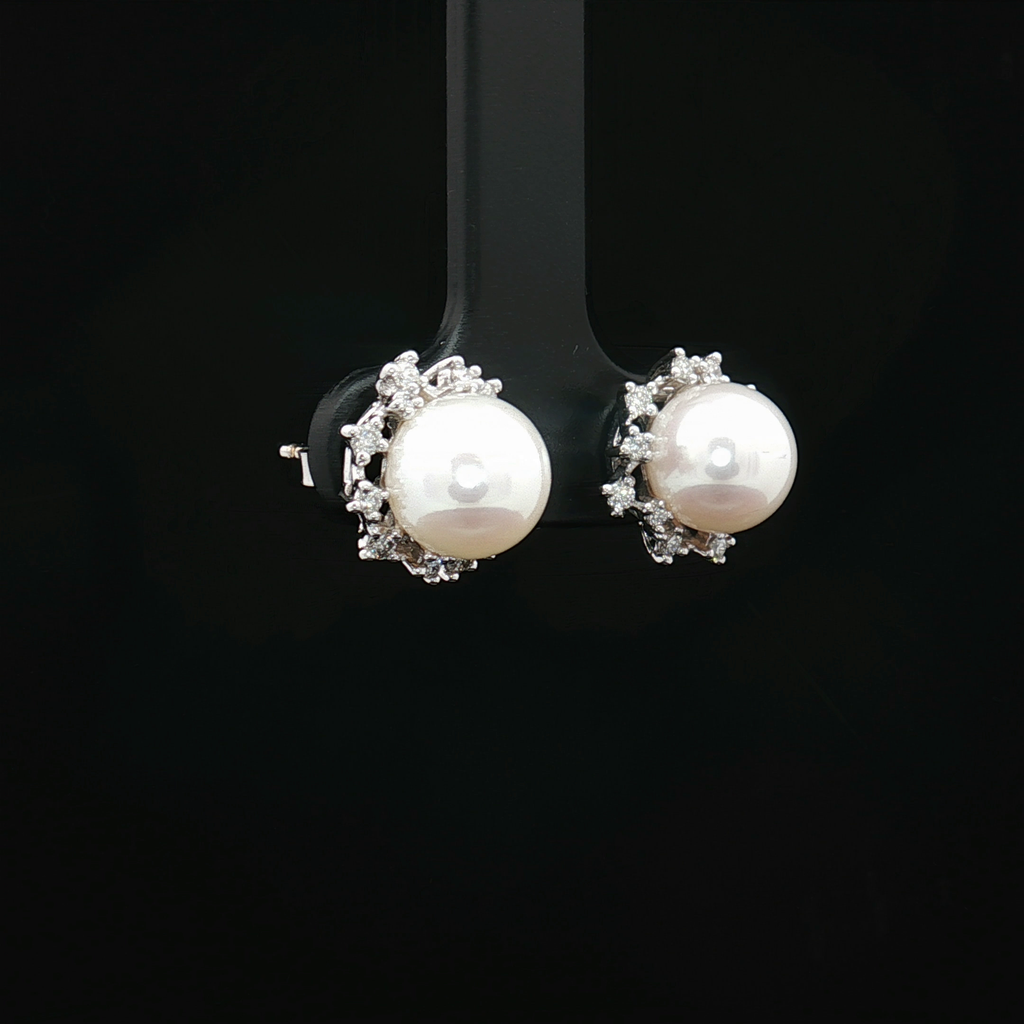 Pearl Earring
