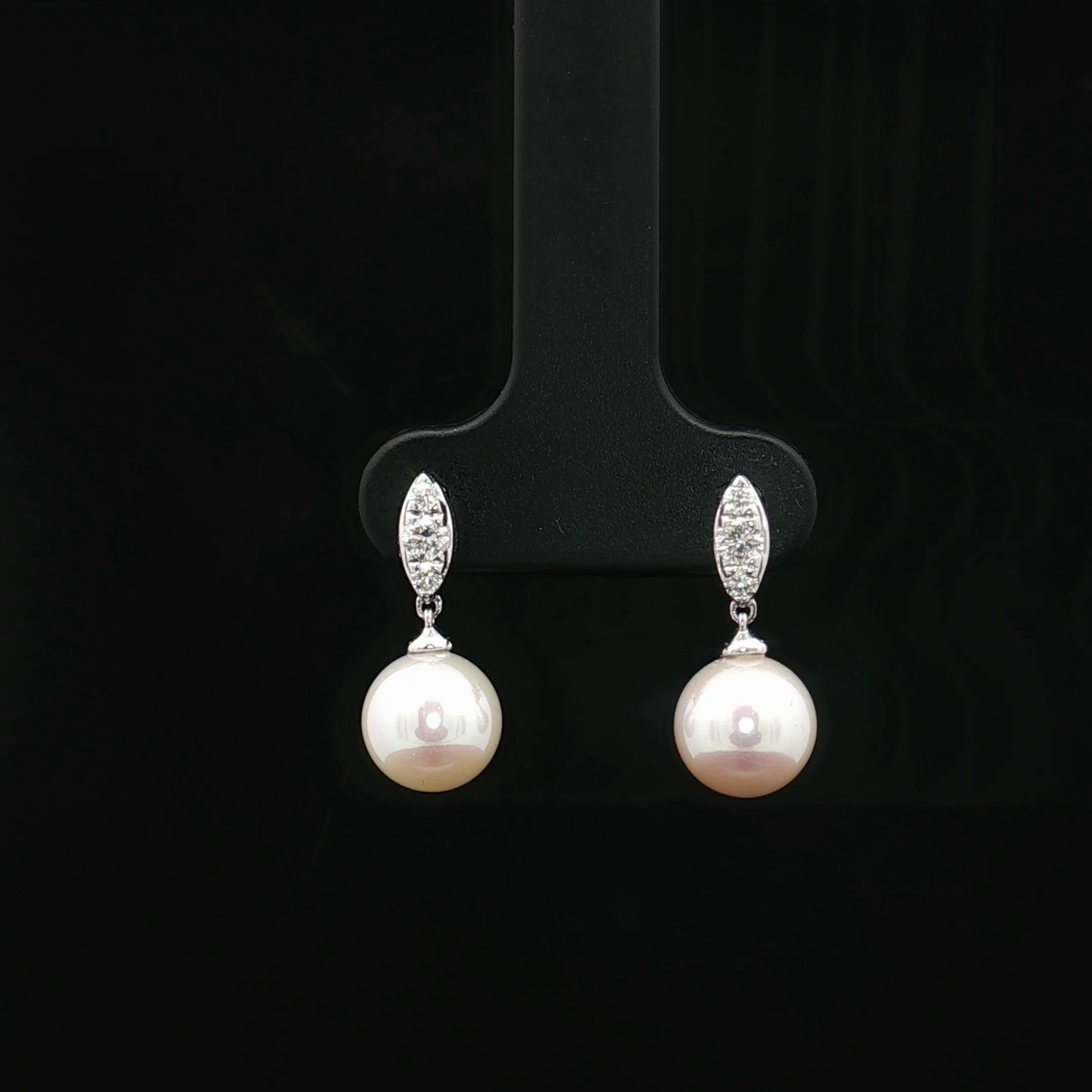 Pearl Earring
