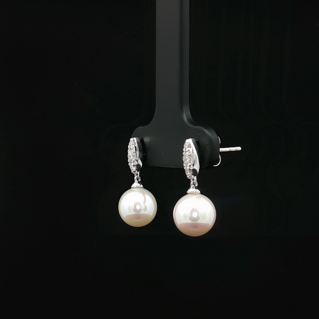 Pearl Earring