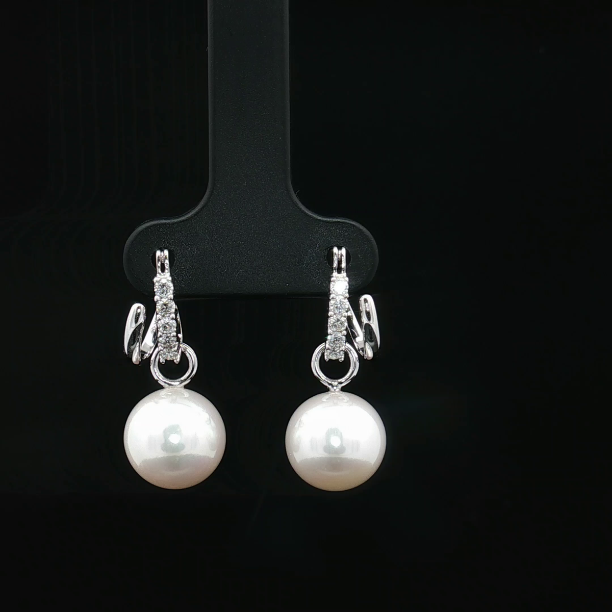 Pearl Earring