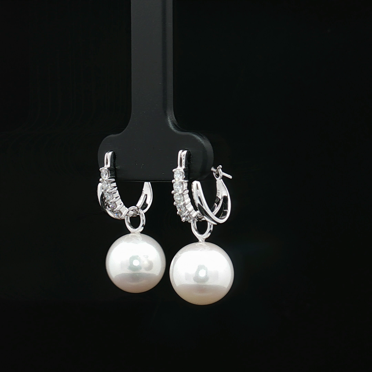 Pearl Earring