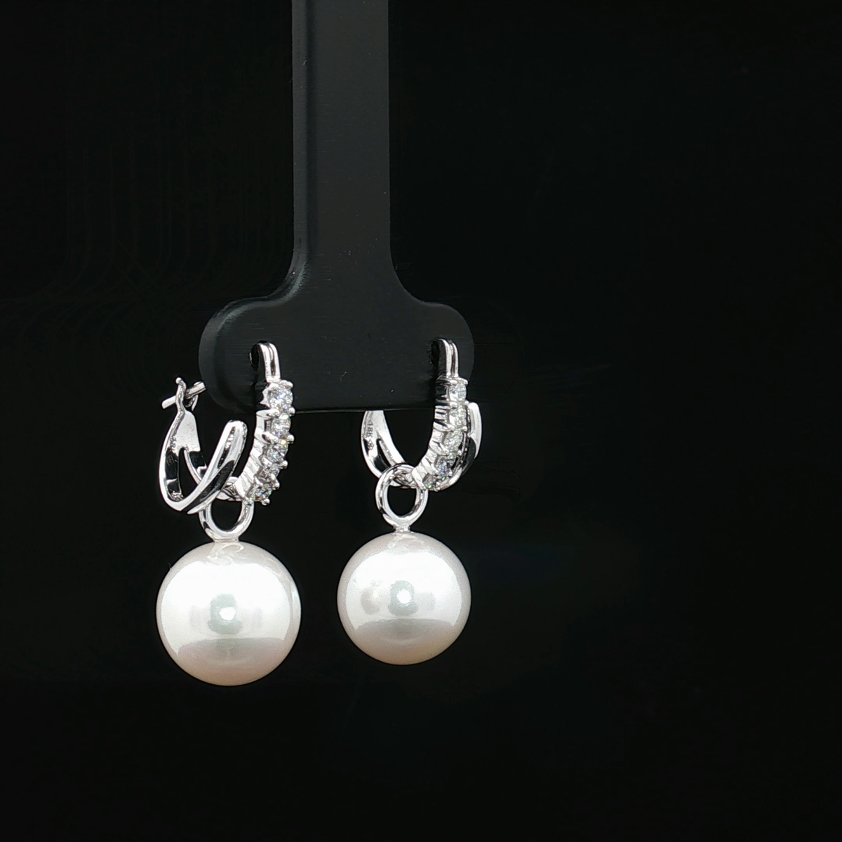 Pearl Earring