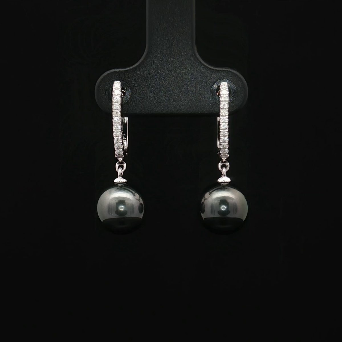 Pearl Earring
