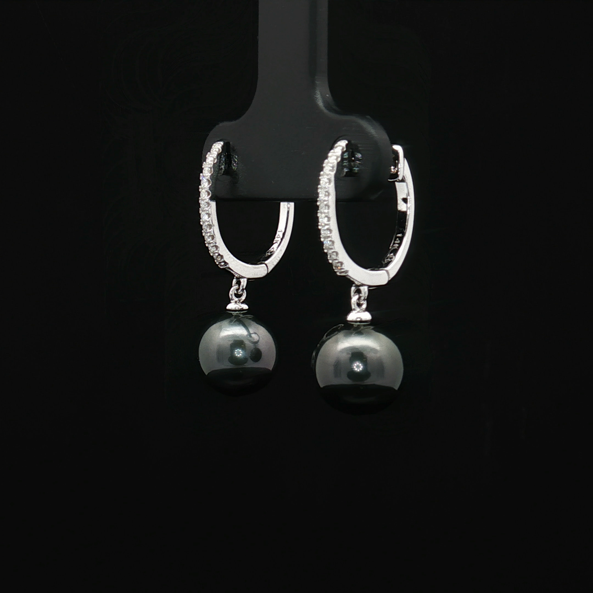 Pearl Earring