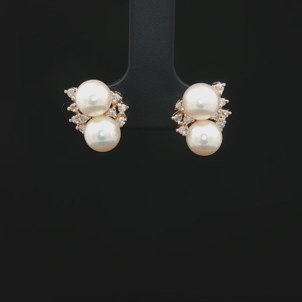 Pearl Earring