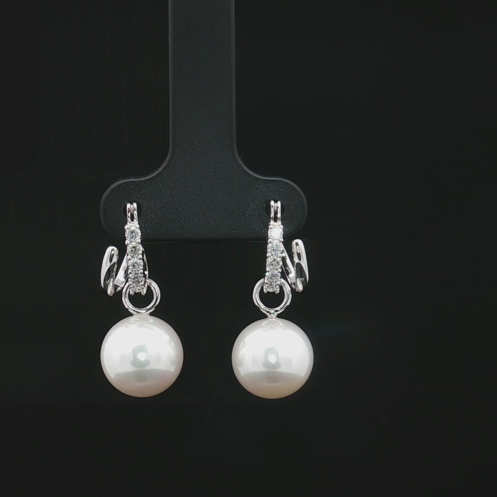 Pearl Earring