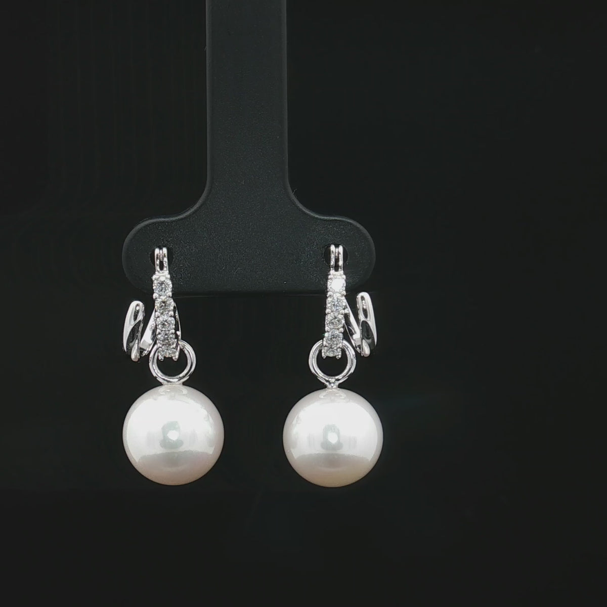Pearl Earring